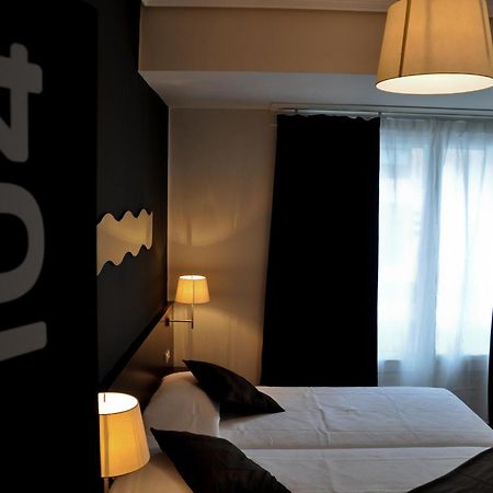 Hostal La Rotonda Ourense Esterno foto