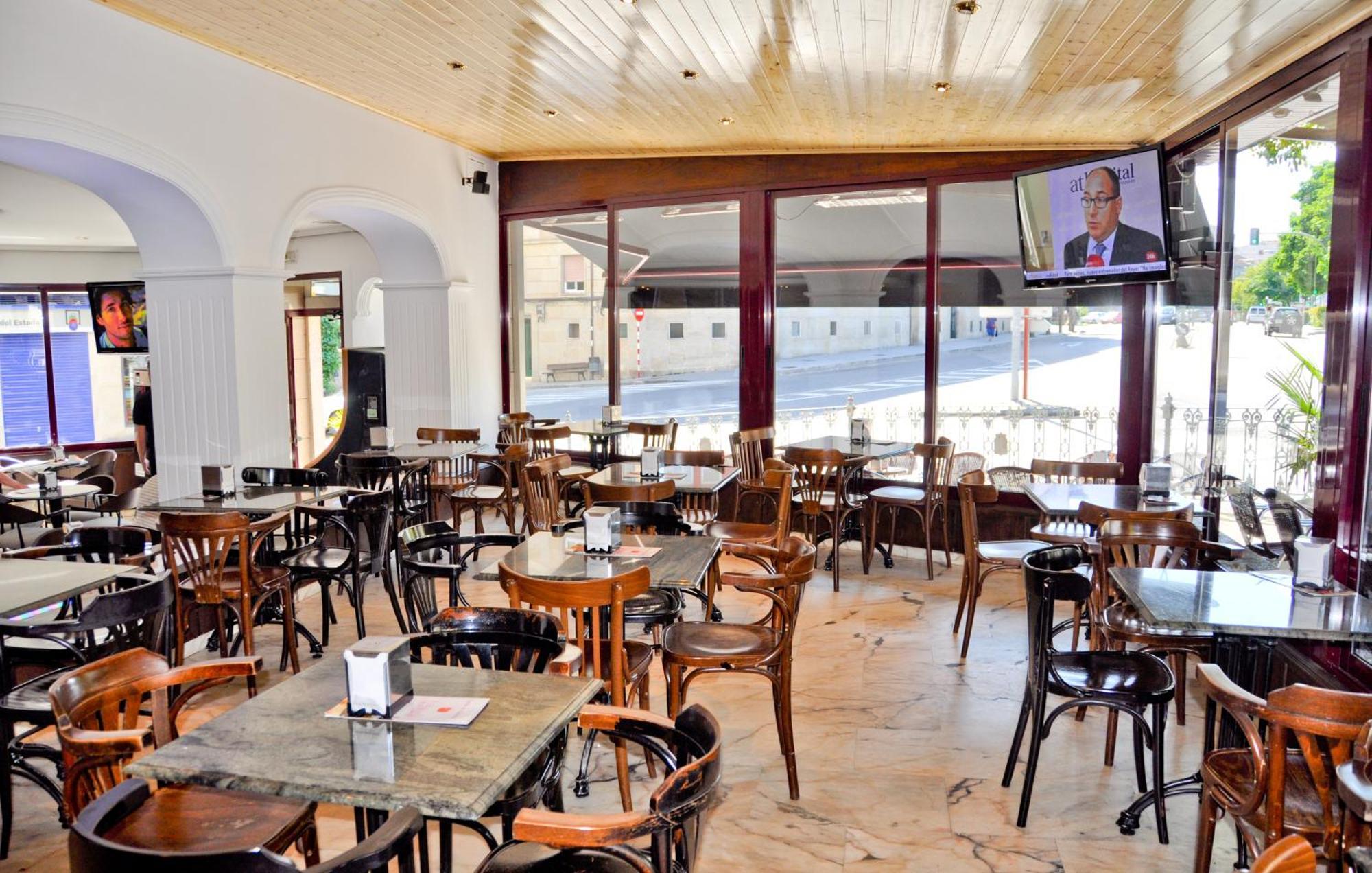 Hostal La Rotonda Ourense Esterno foto